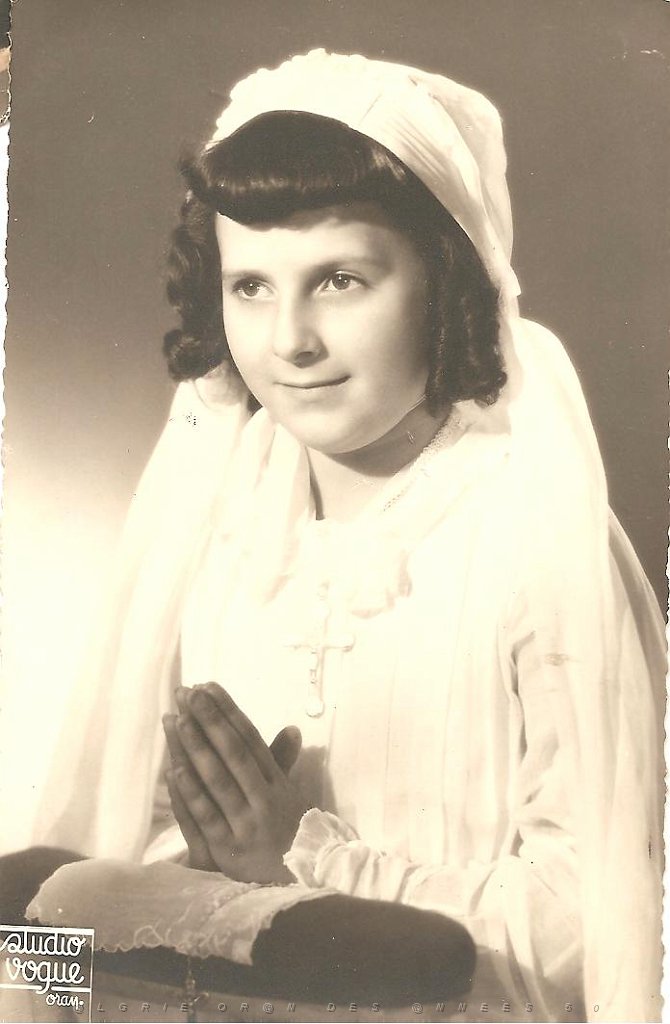 COMMUNION EGLISE ST PIERRE 1953 Peis Monique.jpeg